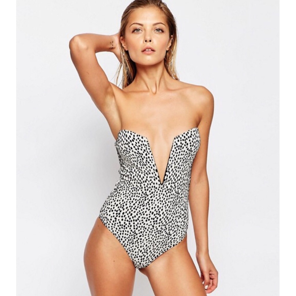 Stone Cold Fox for Beach Riot Deep V Plunge